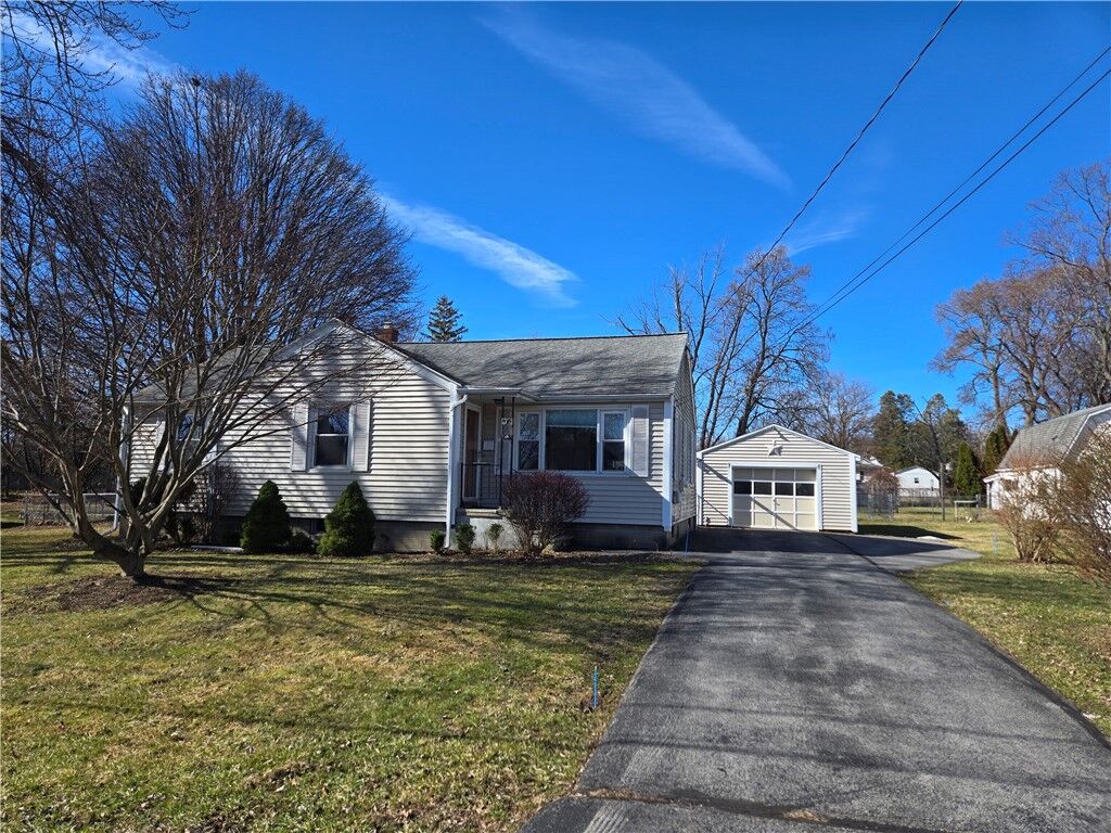 Property Photo:  30 Oxford Place  NY 14456 
