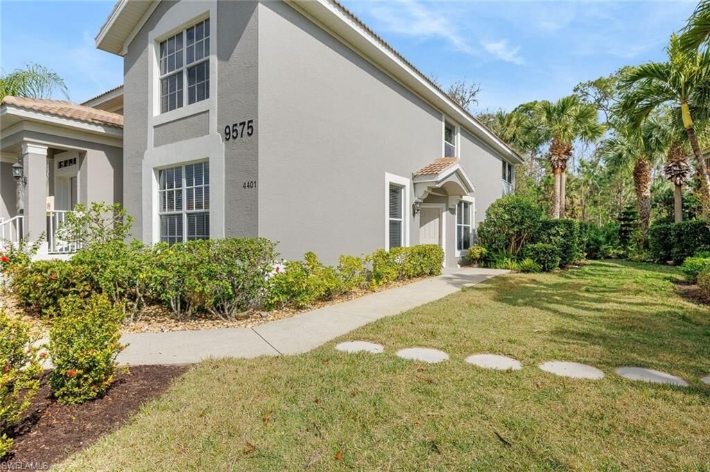 Property Photo:  9575 Hemingway Ln 4401  FL 33913 