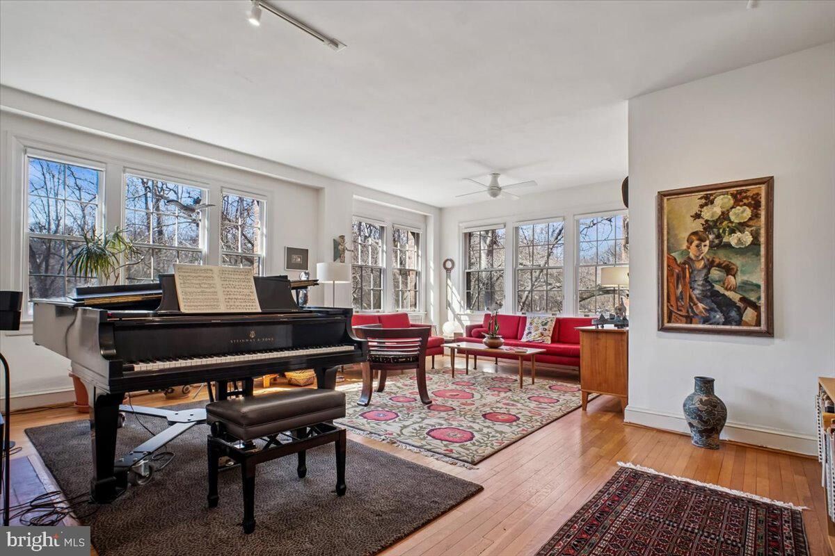 Property Photo: 3041 Sedgwick Street NW 301D DC 20008