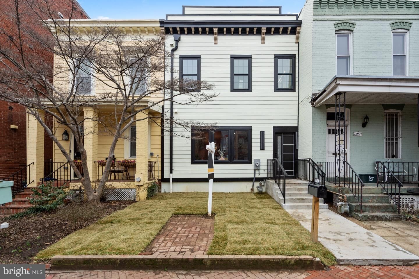 Property Photo:  1203 G Street NE  DC 20002 