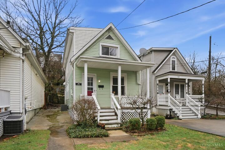 Property Photo:  550 Delta Avenue  OH 45226 