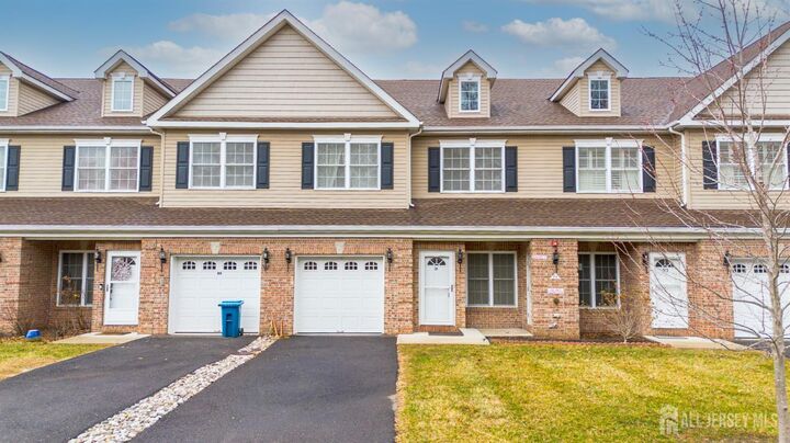 Property Photo:  91 Morgan Way  NJ 08831 