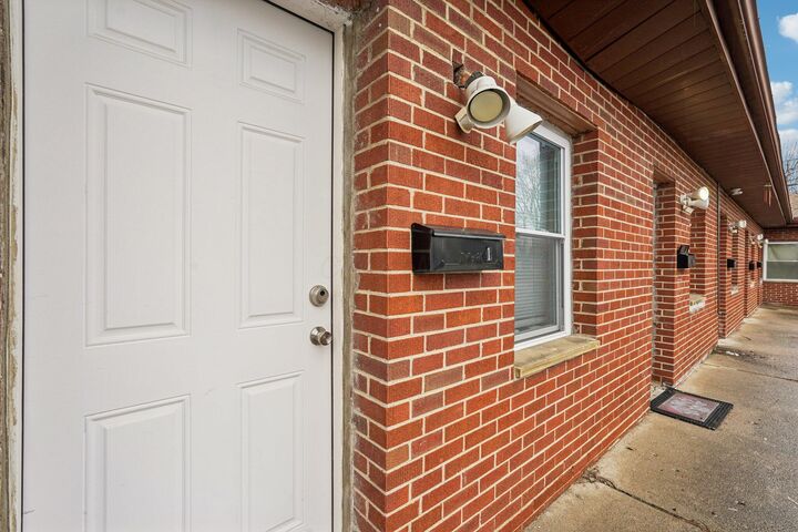 Property Photo:  4308 E Main Street  OH 43213 