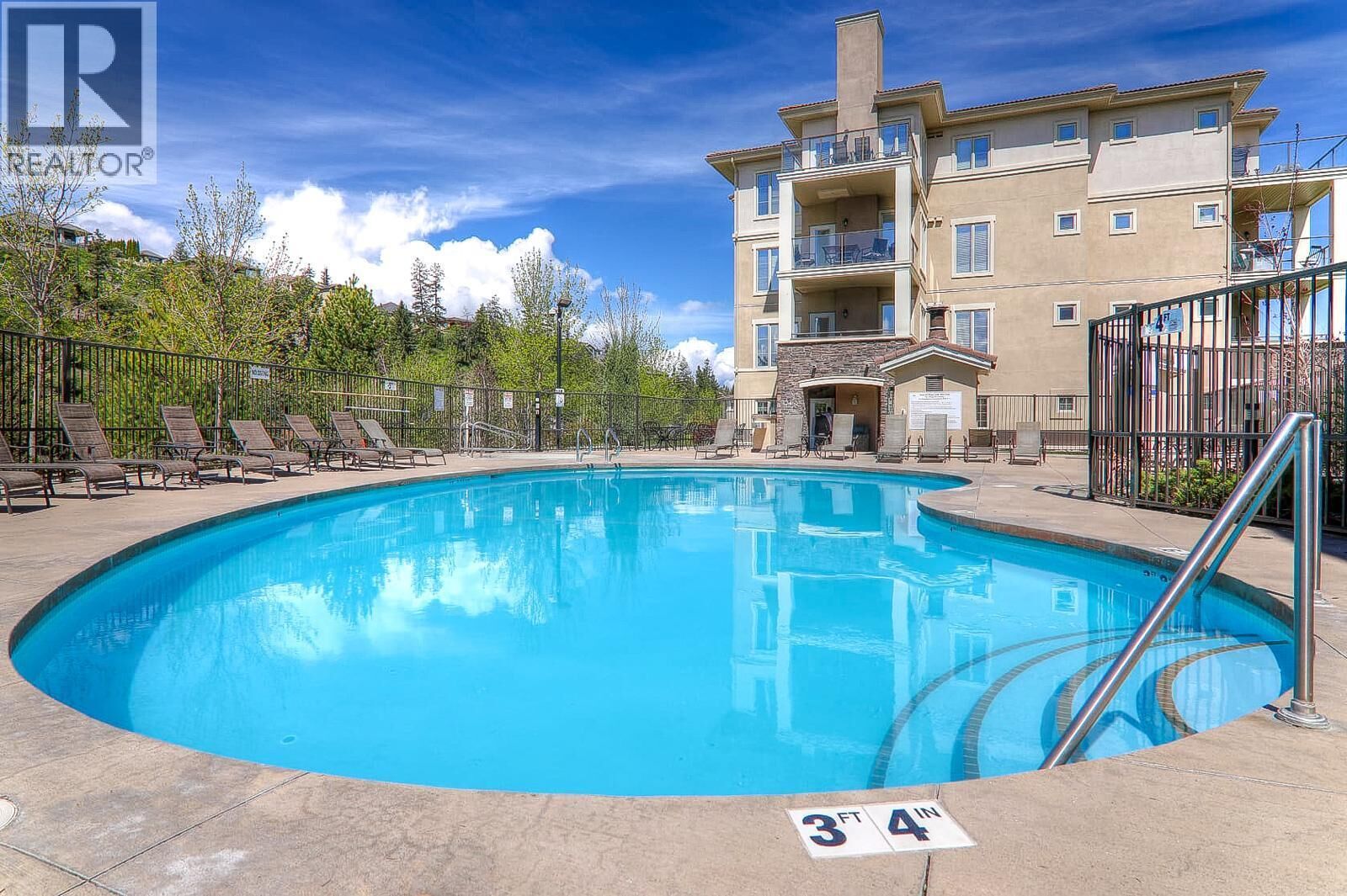 Photo de la propriété:  1875 Country Club Drive 1402  BC V1V 2W7 