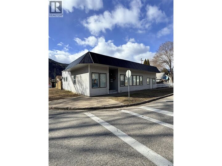 Property Photo: 2194 Sixth Avenue BC V1R 3B7