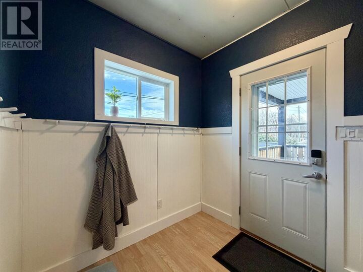 Property Photo:  705 Victoria Ave  ON P9A 2C9 