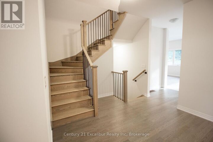 Property Photo:  225 Dingman Street  ON N0G 1A0 