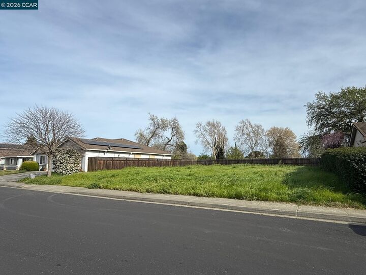 Property Photo:  755 Kingman Dr  CA 95687 