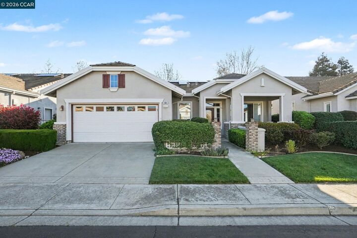 Property Photo: 208 Summerset Dr CA 94513