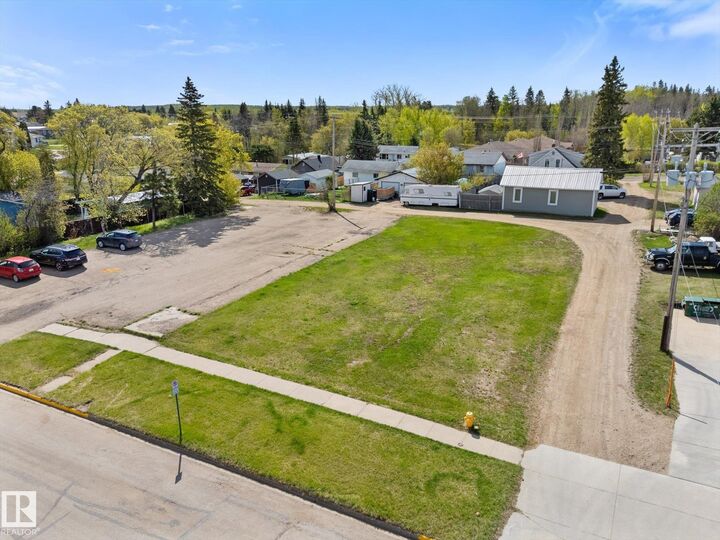 Property Photo:  4923 49 Avenue  AB T0E 1V0 