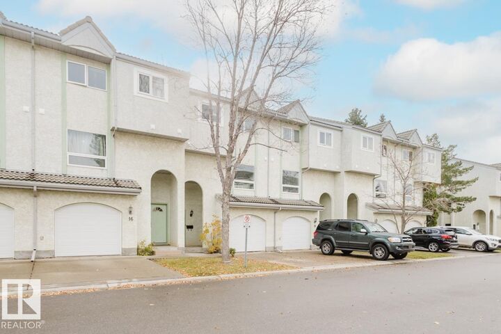 Property Photo: 9520 174 Street NW 17 AB T5T 5Z3