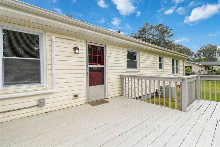 Property Photo: 3040 Land Road GA 30004