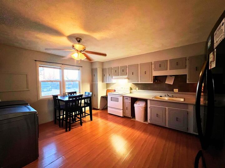 Property Photo:  824 Westlawn Drive  KS 67801 