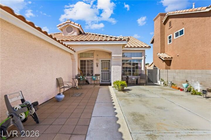 Property Photo: 260 Prairie Rose Street NV 89015