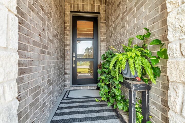 Property Photo:  307 Springfield Terrace  TX 77304 