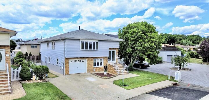 Property Photo:  1033 Park Dr  NJ 07094 