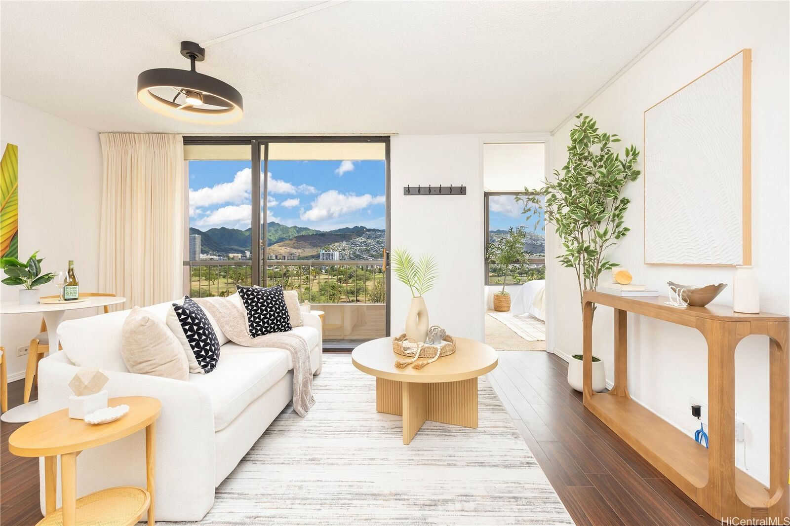Property Photo:  320 Liliuokalani Avenue 1105  HI 96815 