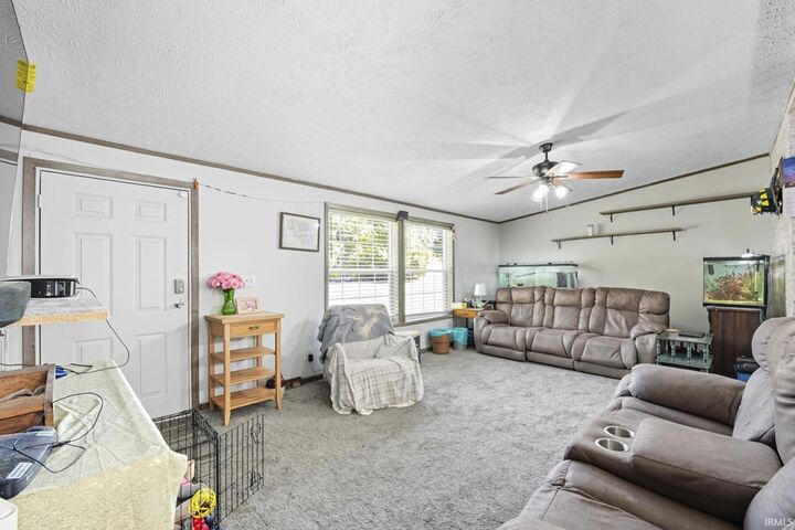 Property Photo:  995 E 625  IN 46737-8725 