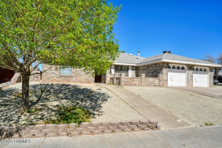 Property Photo:  865 Cedardale Drive  NM 88005 