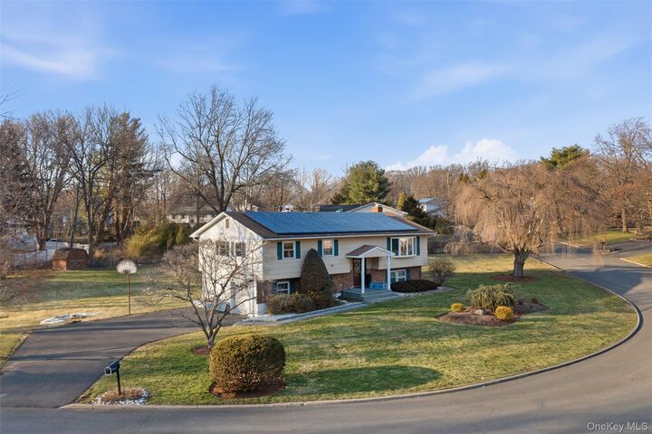 Property Photo:  6 Cider Mill Court  NY 10956 
