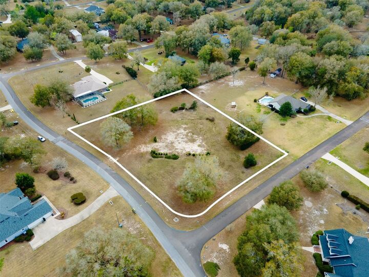 Property Photo:  9050 SW 84th Street  FL 32608 