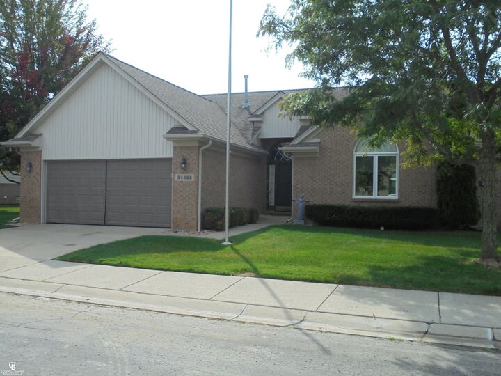 Property Photo:  34852 Quail Trail Unit 81  MI 48062-5530 