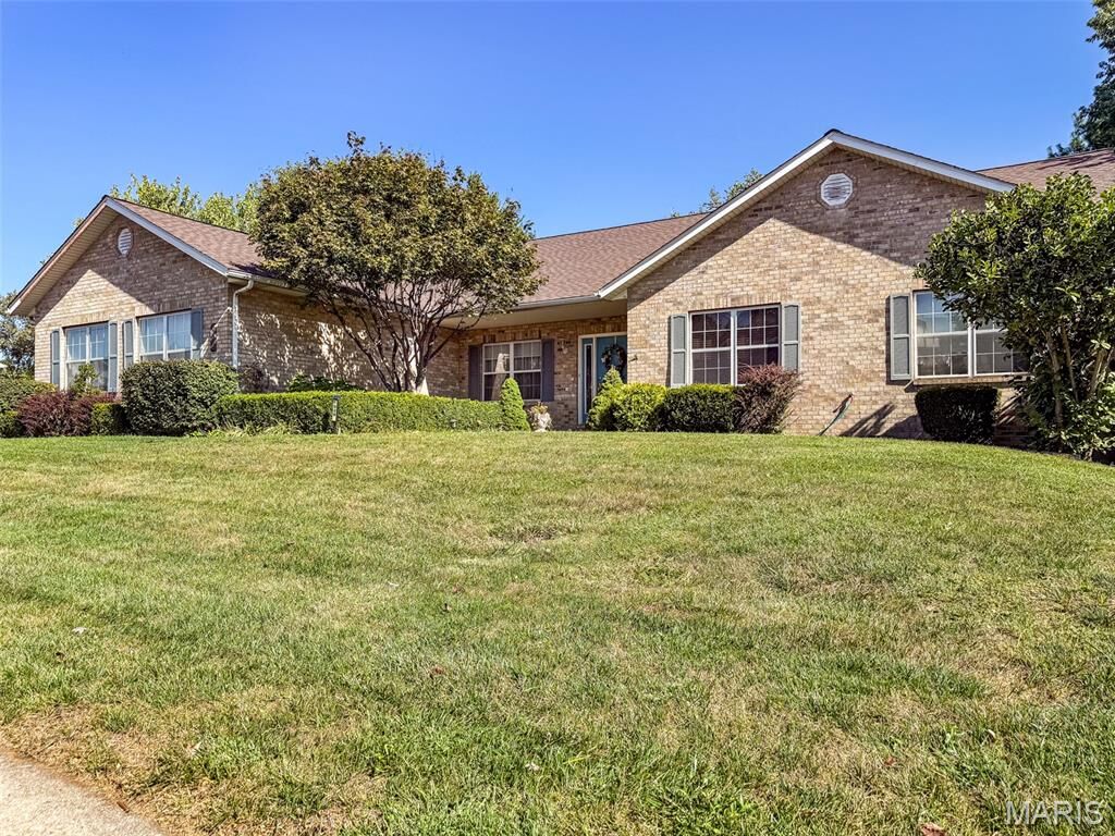 Property Photo:  1026 Thornbury Place  IL 62269 