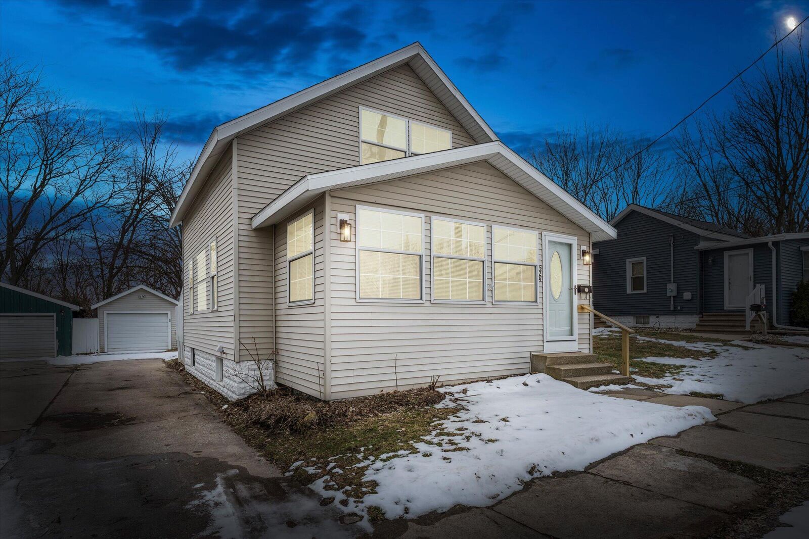 Property Photo:  524 Clay Street  MI 49120 
