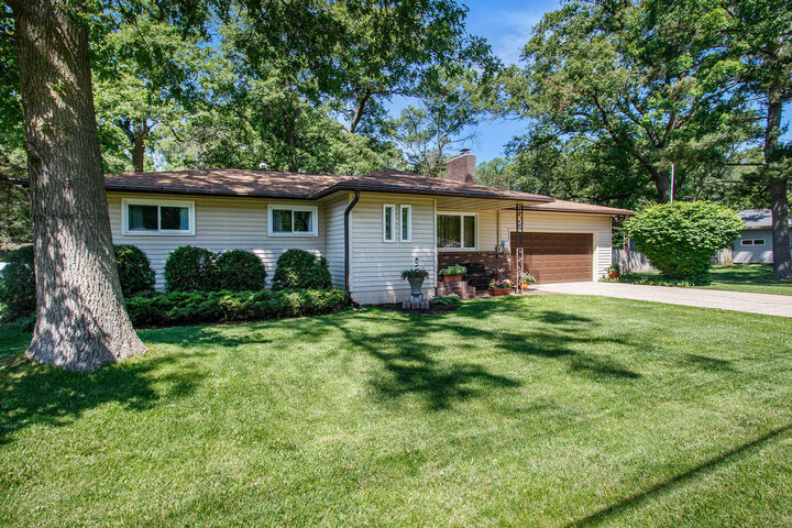 Property Photo:  511 Gardner Street  MI 49442 