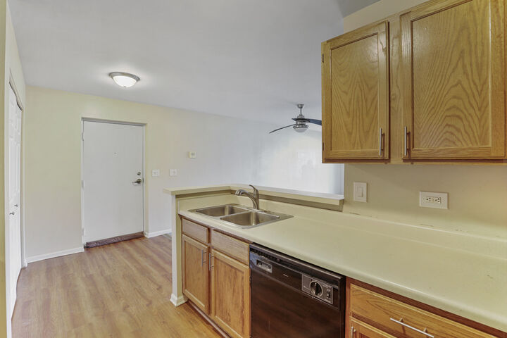 Property Photo:  764 N Gary Avenue 110  IL 60188 