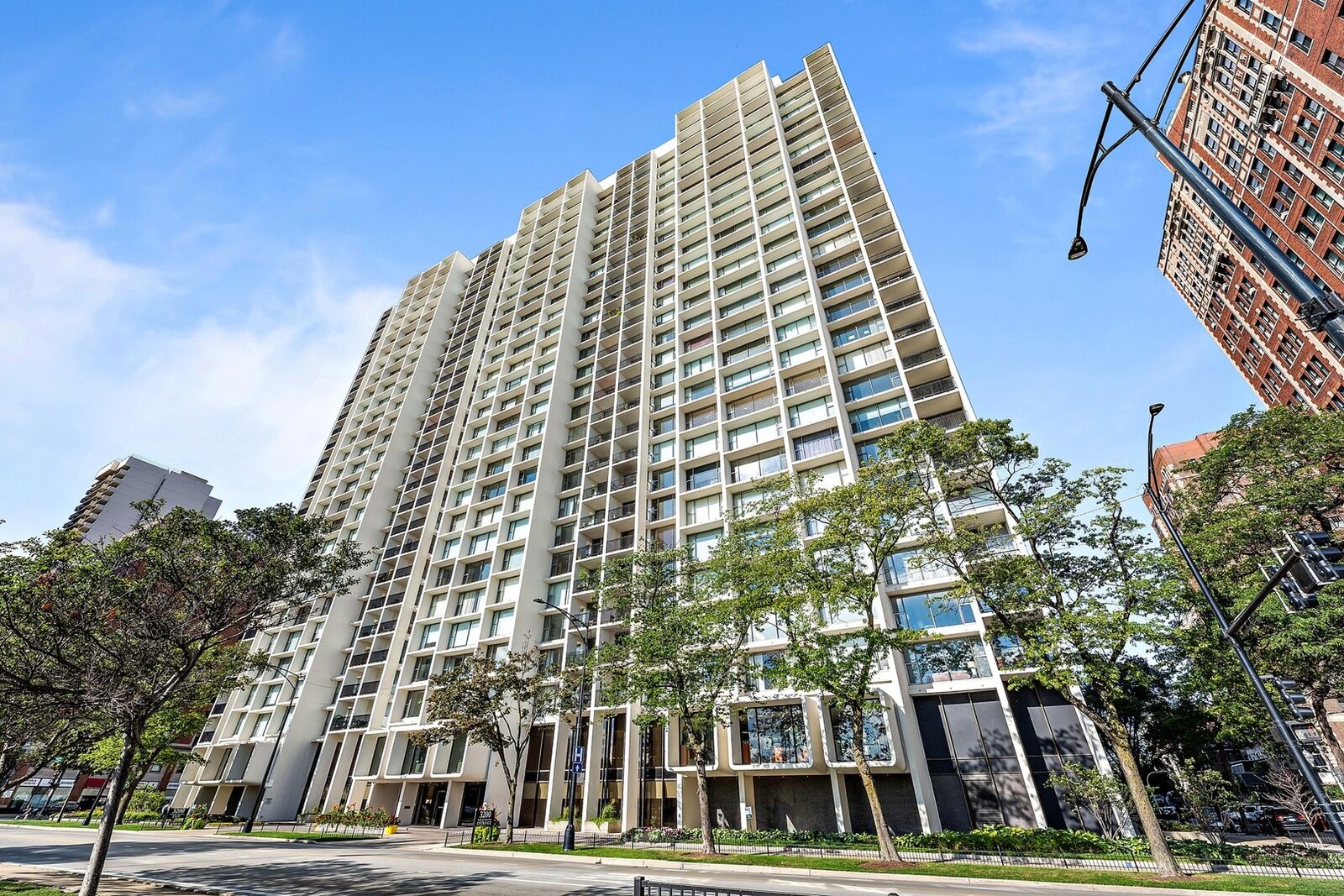 Property Photo: 3200 N Lake Shore Drive 1010 IL 60657