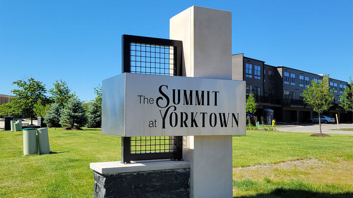 Property Photo:  396 Summit Circle  IL 60148 