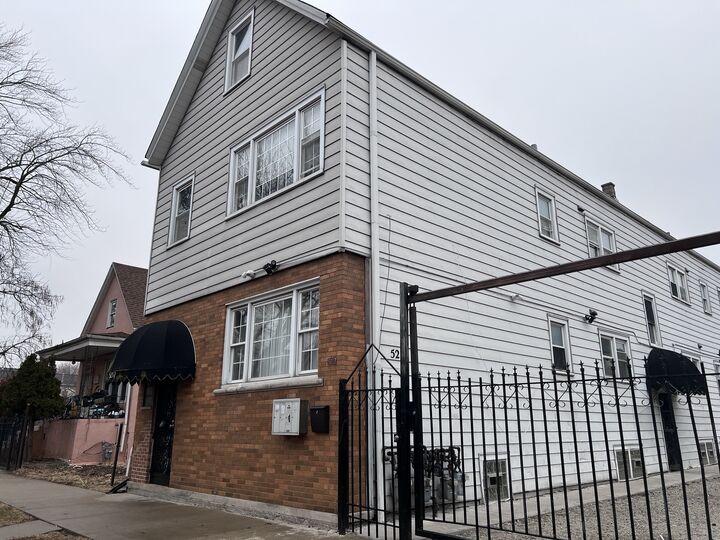 Property Photo:  5217 S Hermitage Avenue 2F  IL 60609 