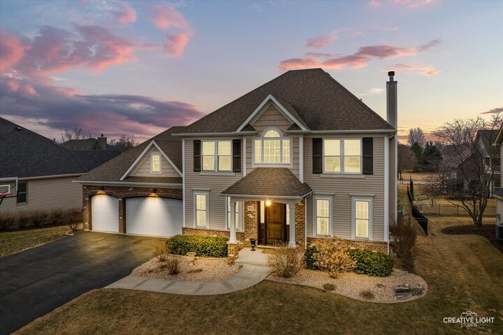 Property Photo: 931 Patriot Parkway IL 60119