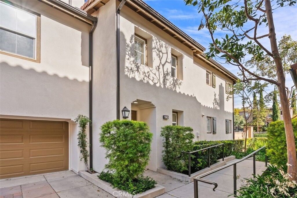 Property Photo:  195 Lockford  CA 92602 