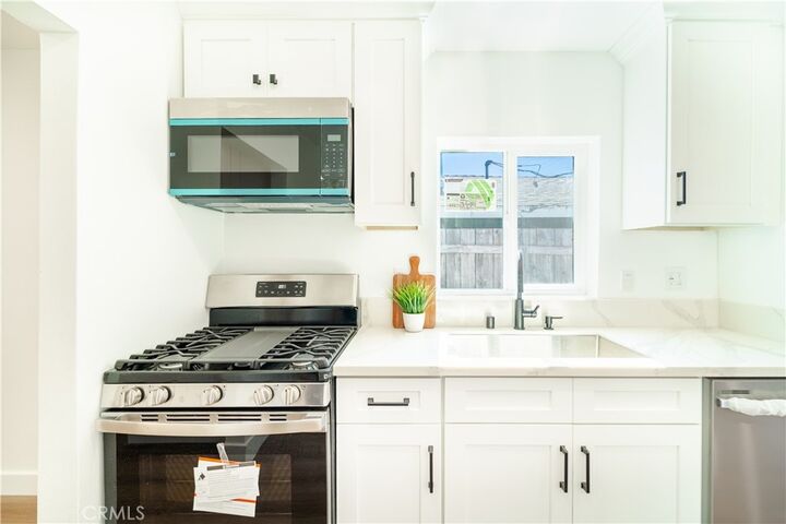 Property Photo:  13300 S Largo  CA 90222 