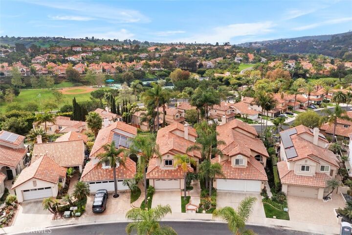 Property Photo:  10 Narbonne  CA 92677 