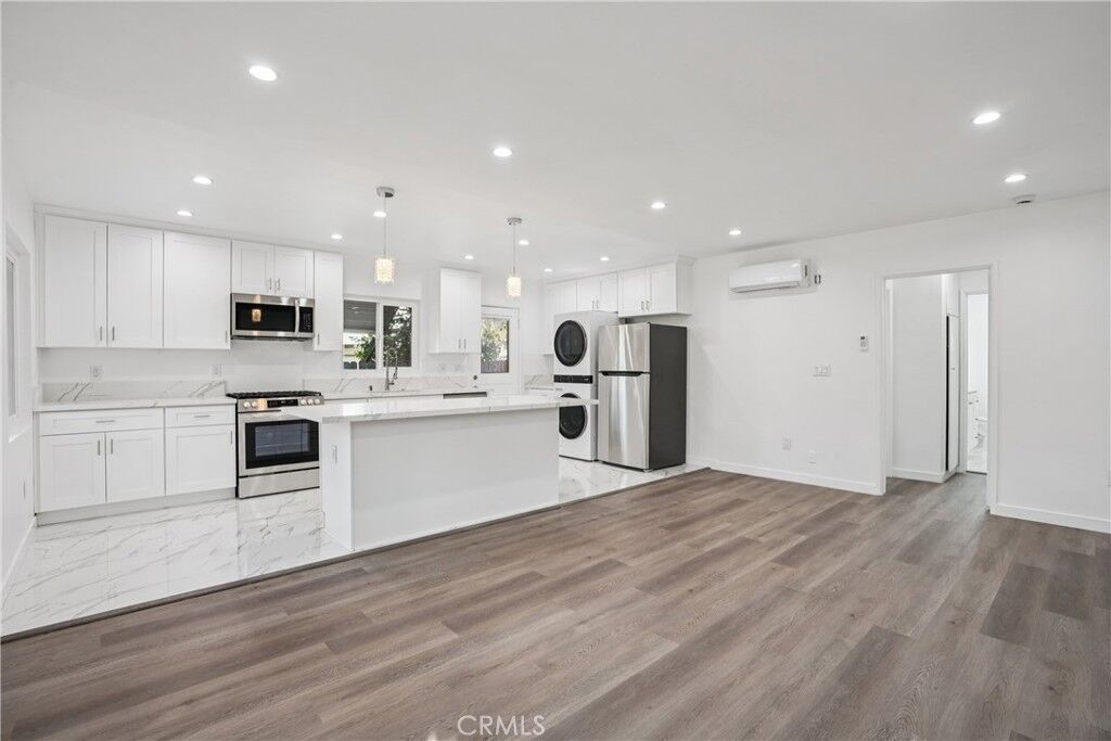 Property Photo:  1464 N Allen Avenue  CA 91104 