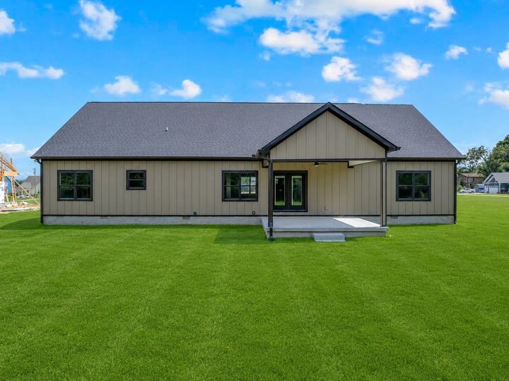 Property Photo:  112 Pine Bluff Ct  TN 37398 