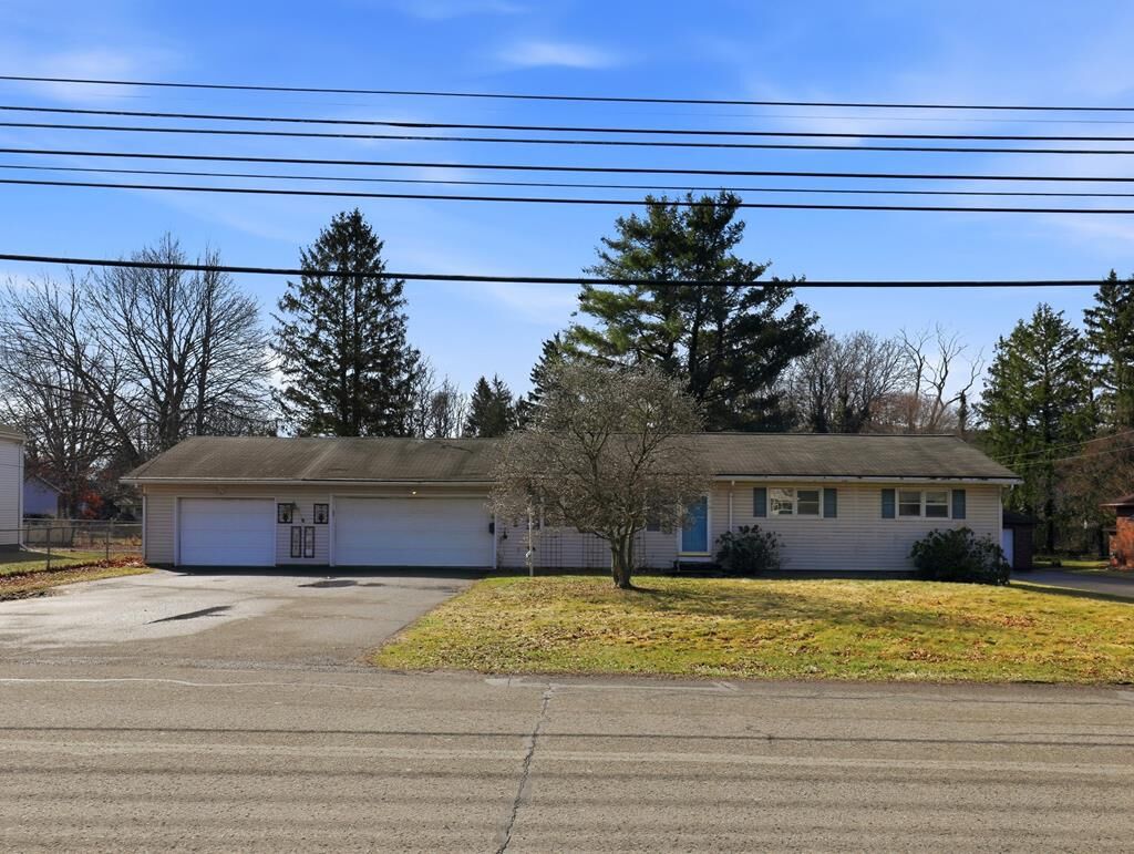 Property Photo:  915 W Lockhart St  PA 18840 