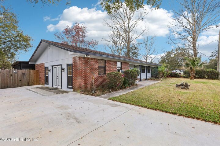 Property Photo:  10761 Pinholster Road  FL 32218 