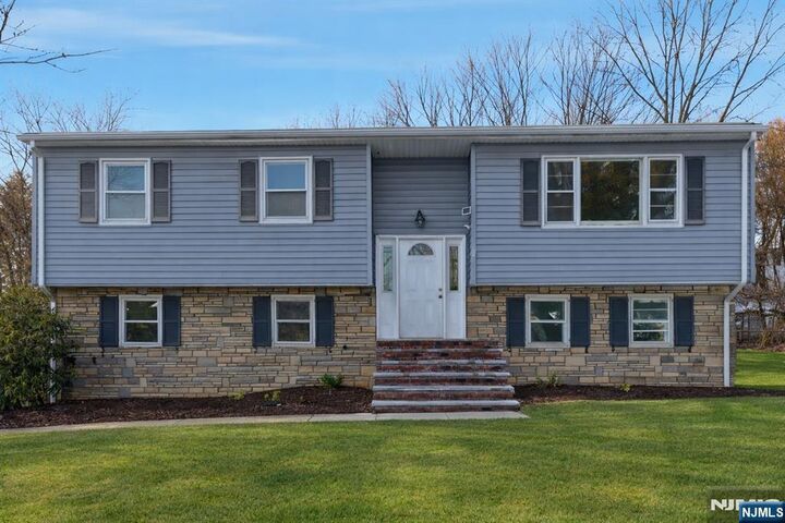 Property Photo:  6 Brookside Avenue  NJ 07840 