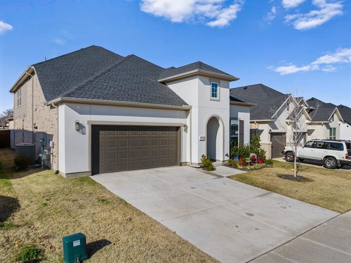Property Photo: 4520 Hammerstein Boulevard TX 76210
