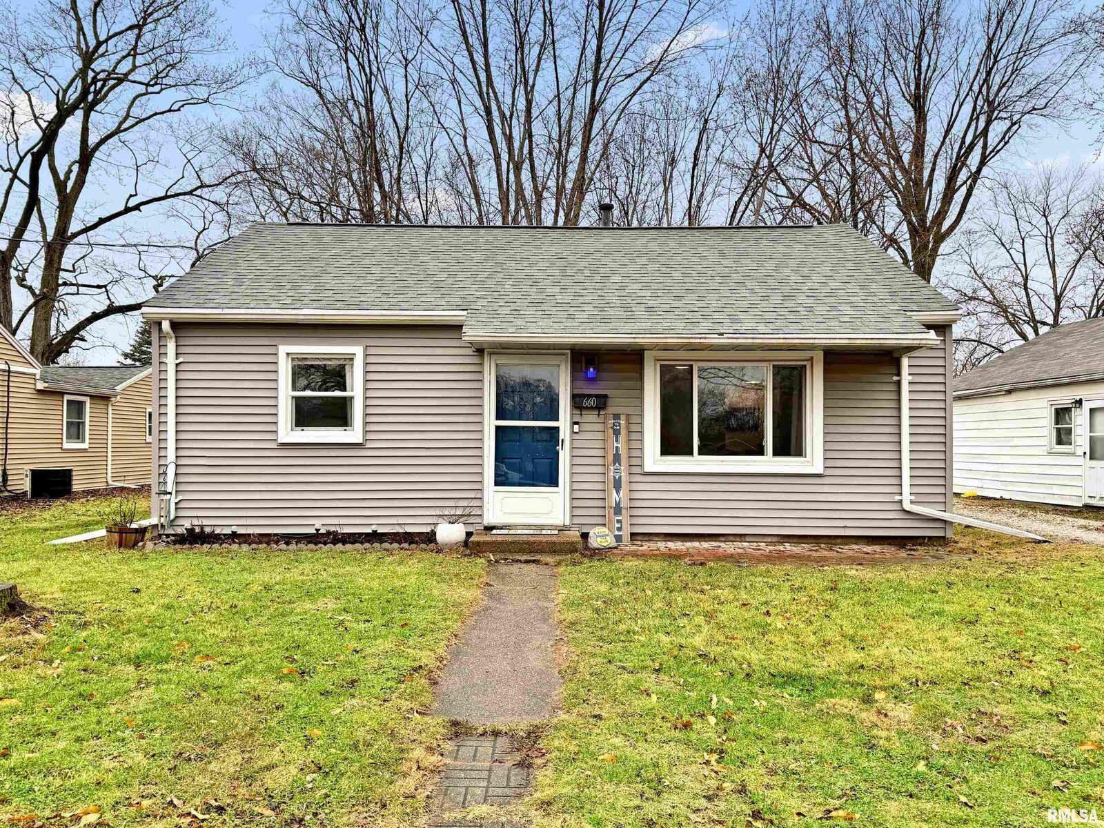 Property Photo: 660 N 9th Avenue IL 61520