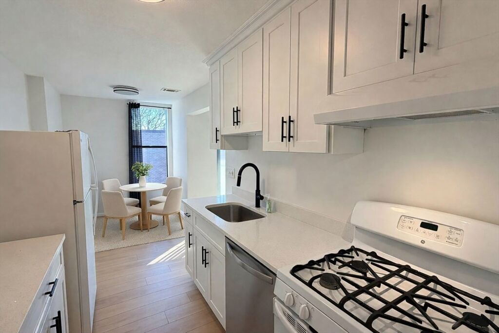 Property Photo:  30 Shrewsbury Green Dr K  MA 01545 