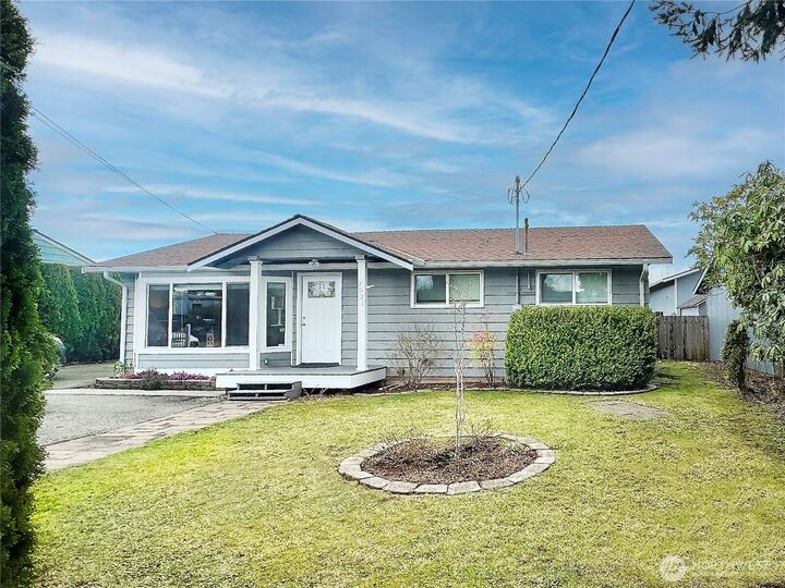 Property Photo:  9521  Sharon Drive  WA 98204 
