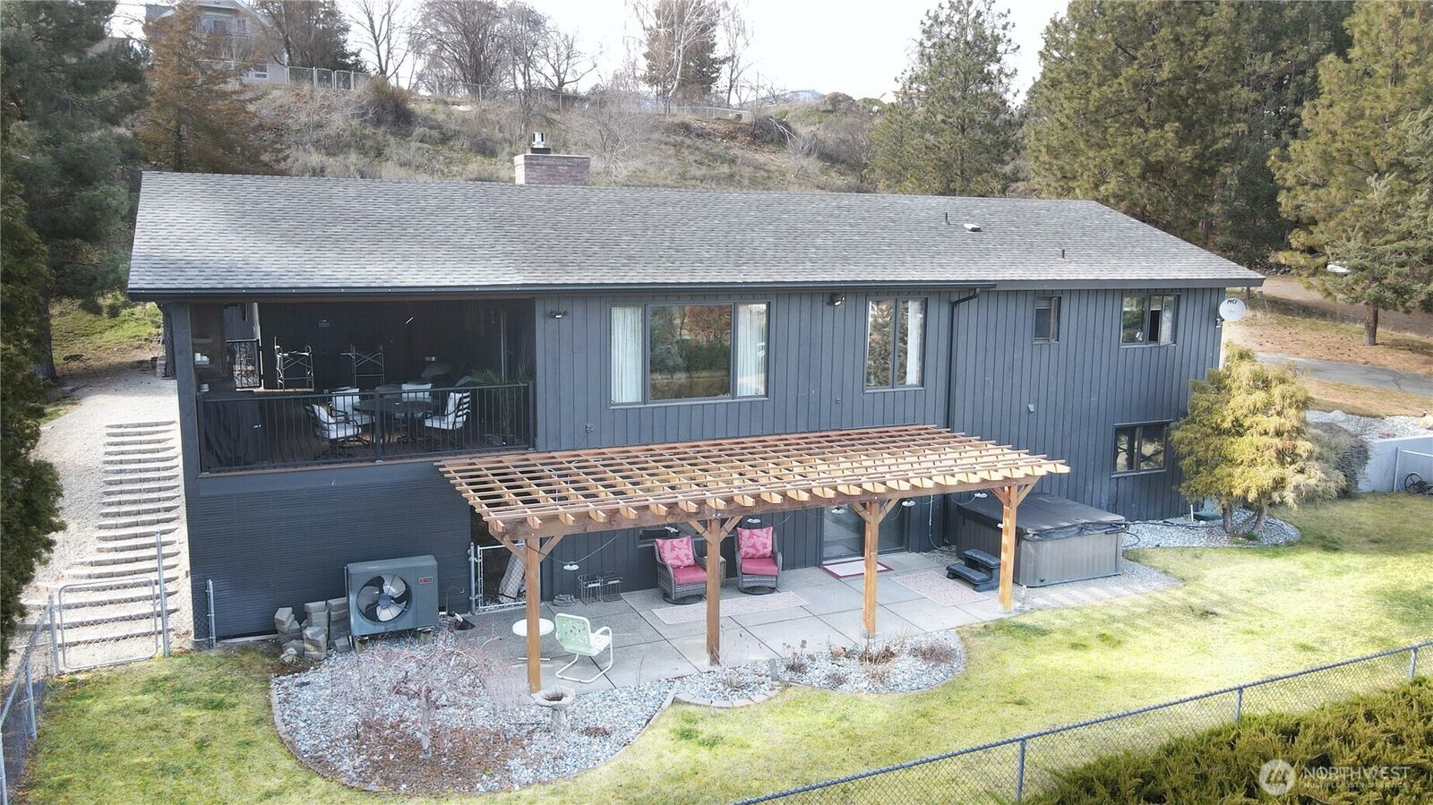 Property Photo:  190  Hennepin  WA 98840 