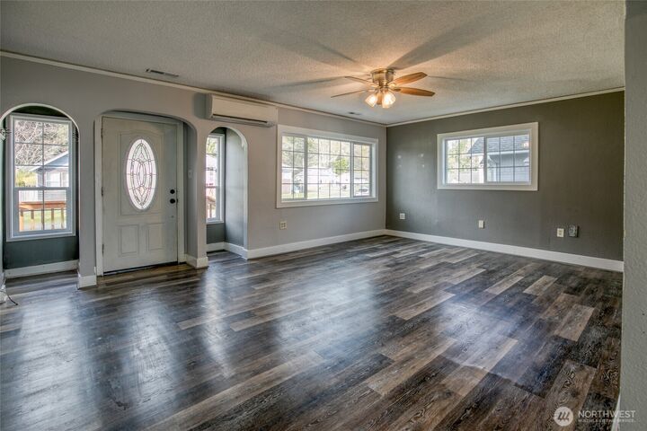 Property Photo:  2409  Cherry Street  WA 98520 