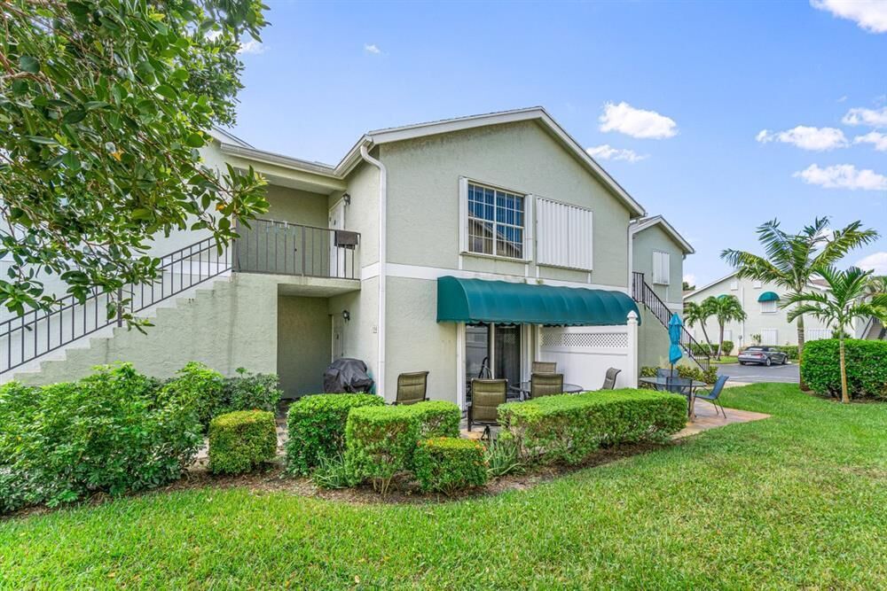 Property Photo:  154 Waterside Drive 154  FL 33462 