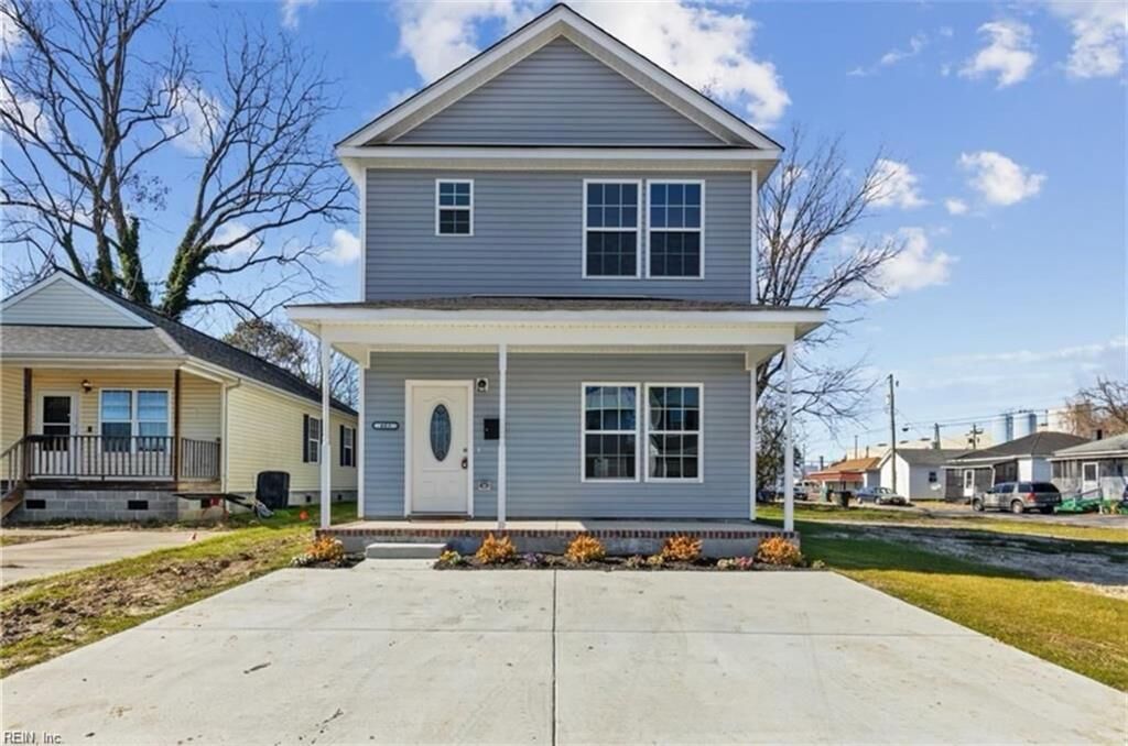 Property Photo:  345 N 5th St  VA 23434 